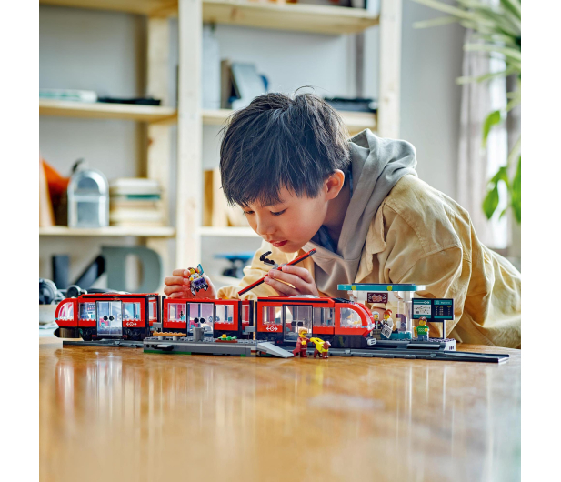 LEGO City 60423 Tramwaj miejski ze stacją - 1266140 - zdjęcie 8